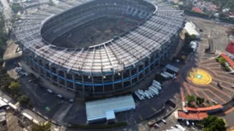 纽卡斯尔2-1击败利物浦，终结70年联赛杯冠军空白